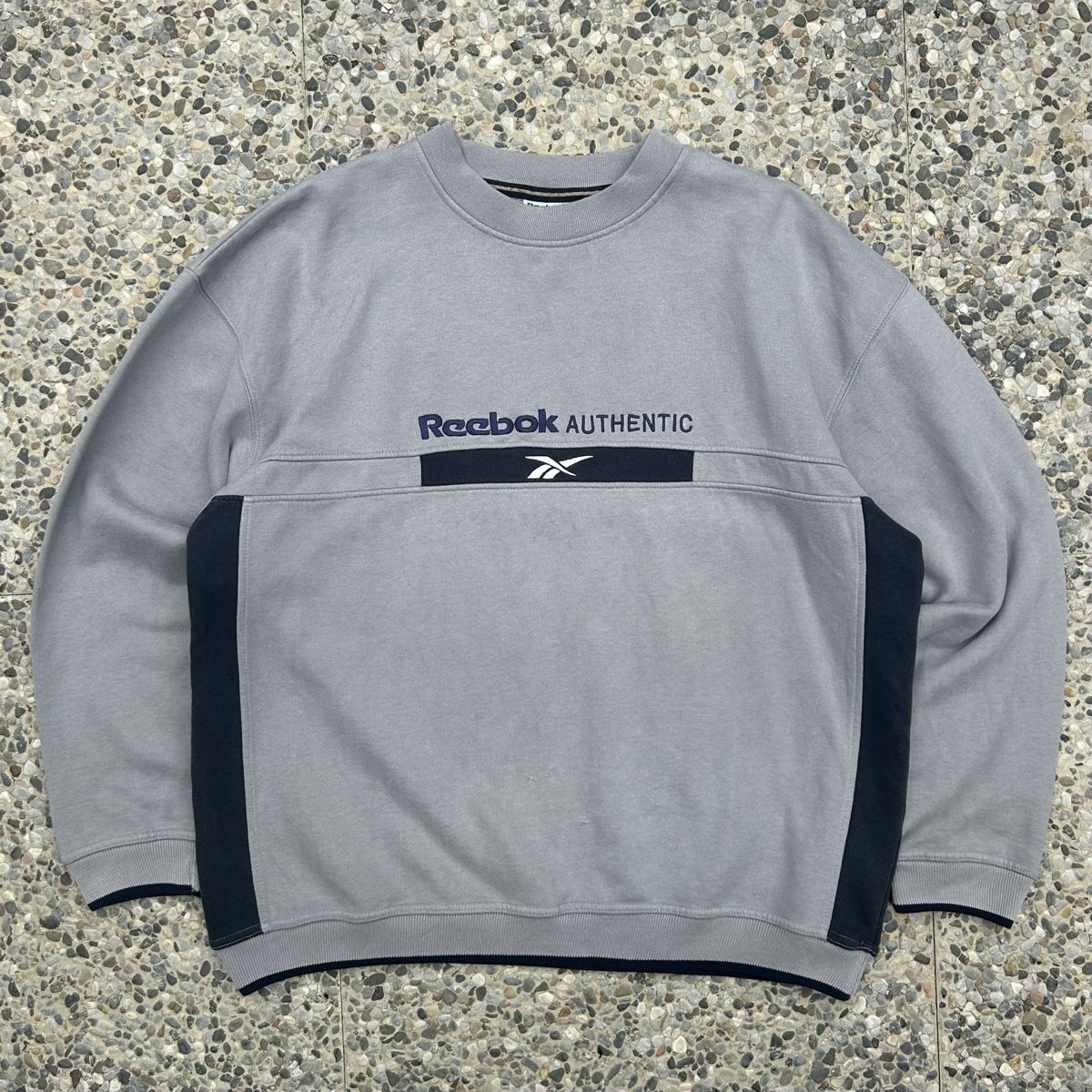 Reebok Maglioni & Felpe: Vintage Reebok Logo Sweatshirt – Usato da brent venduto da fukusapes