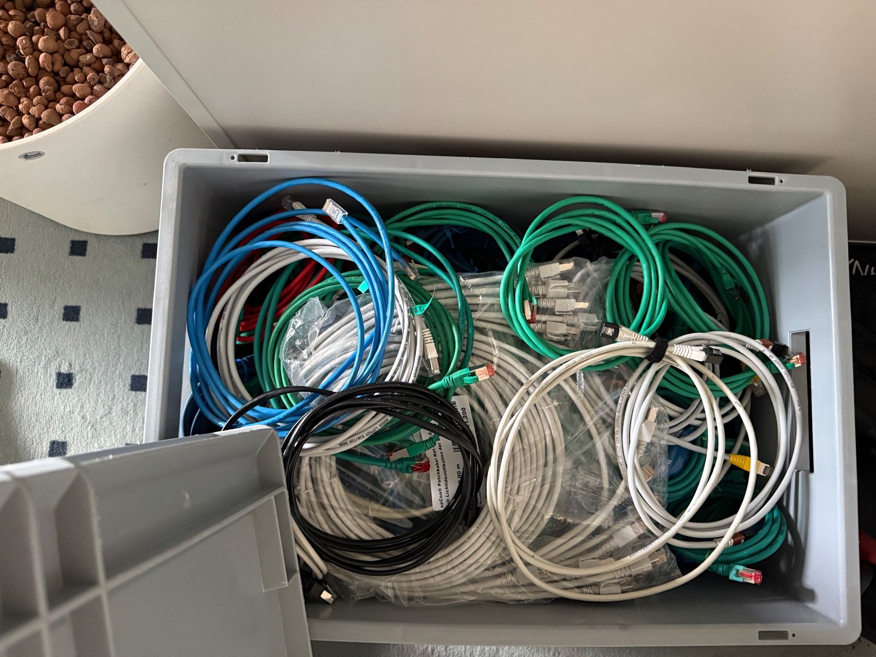 Cavi: Patchkabel assortiert ca. 500 Stk. – Usato da Vaduz venduto da usedhardware 2