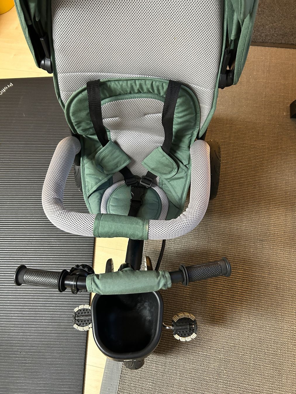 Kinderkraft Veicoli per bambini: Kinderkraft 3-Rad mit Verdeck und Stosstange – Usato da Brislach venduto da gre_t5pb 1