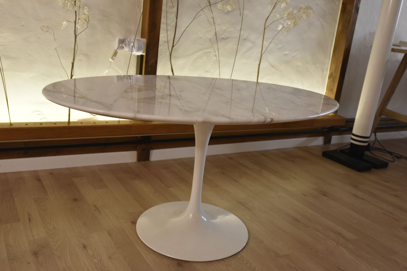 Knoll Tavoli: Original Knoll Saarinen Couchtisch Marmor Oval – Usato da Lichtensteig venduto da UsedINStore 2