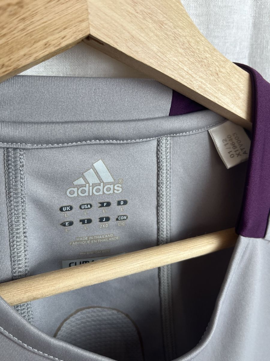 Adidas Canottiere & Pantaloni: Maillot d'arbitre Adidas ASF authentique gris 2012  – Nuovo (secondo la descrizione) da Les Avanchets venduto da lunedeneige.shop 2
