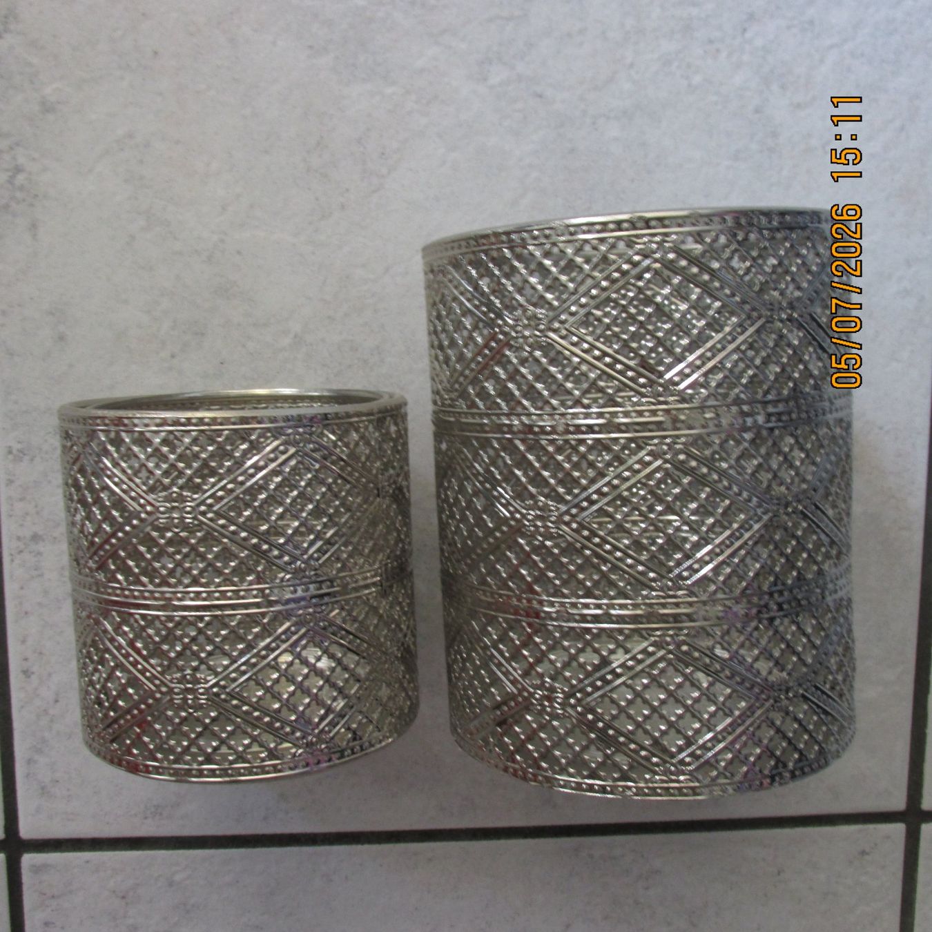 Tutte le decorazioni: 2er Set Kerzenhalter Silber Gittermuster Windlicht – Usato da Galgenen venduto da Forflowers 3
