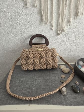 Handgeknüpfte Makramee Handtasche beige mit Holzgriff 