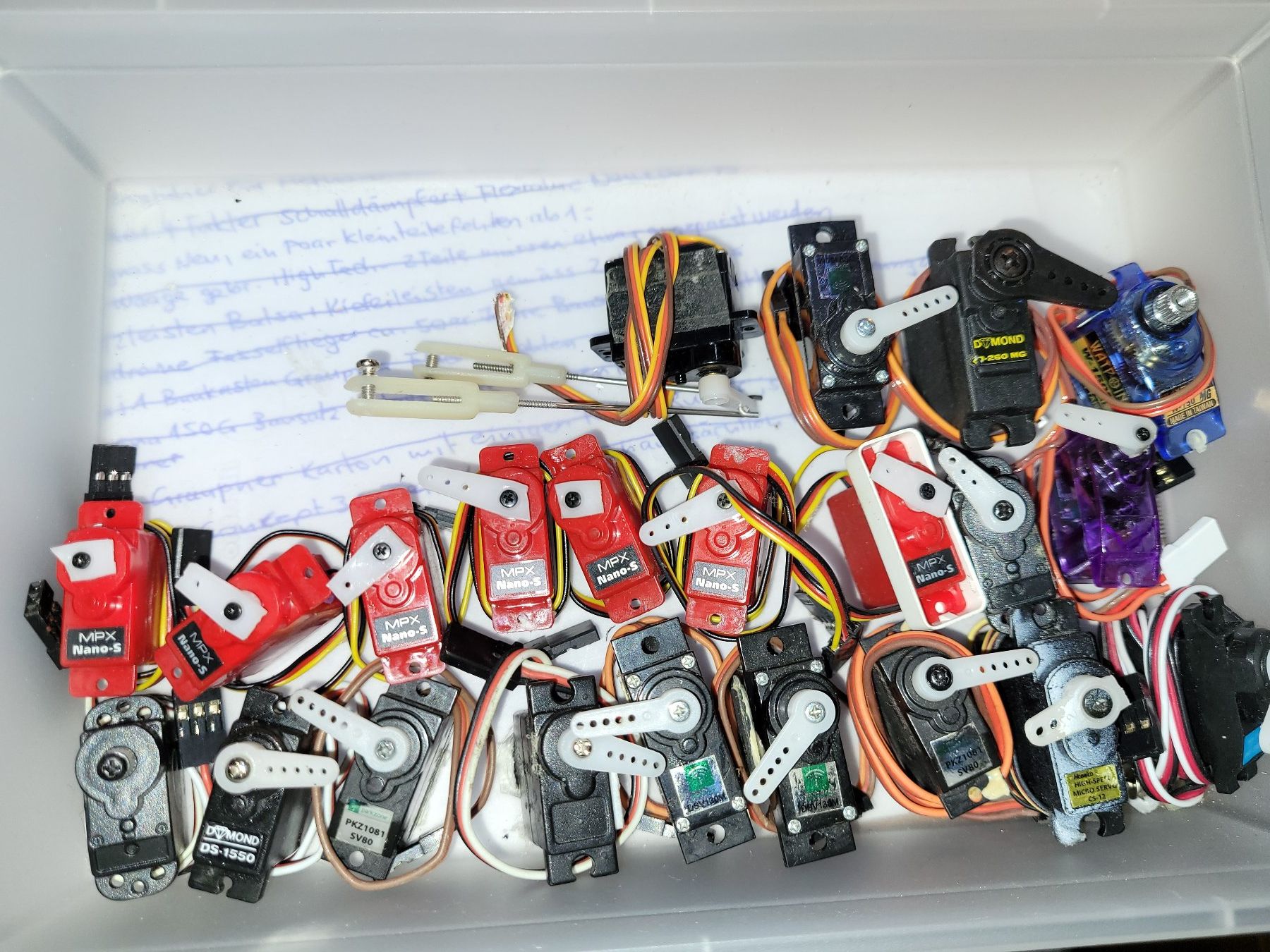 Modellismo RC: Grosses Servolot, geprüft, Midi/Mini/Microservos – Usato da Winterthur venduto da testi67