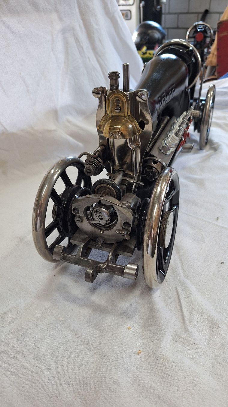 Machines à coudre: Pfaff Nähmaschinen Auto – D'occasion à Hütten par 7375 3