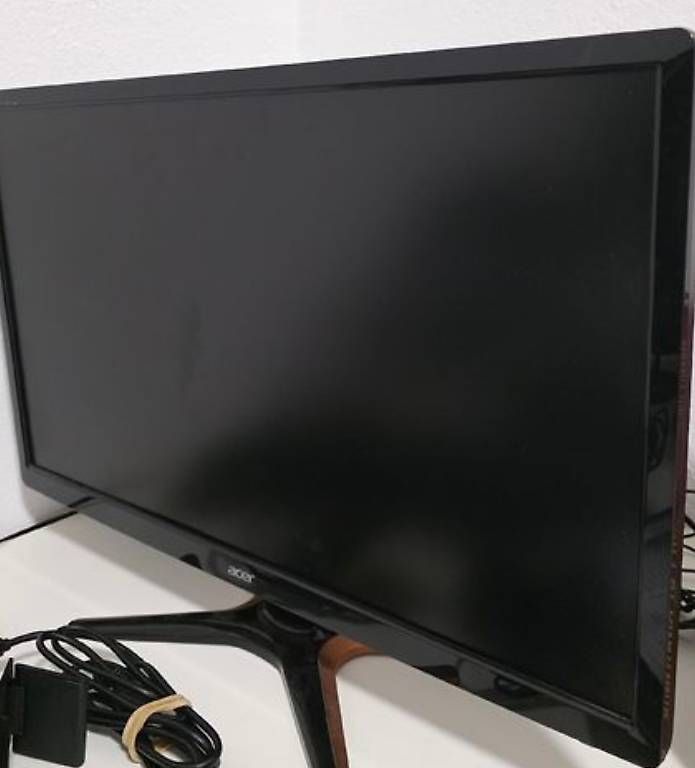 Monitor: Monitor – Usato da Cadro venduto da hug_gh9z
