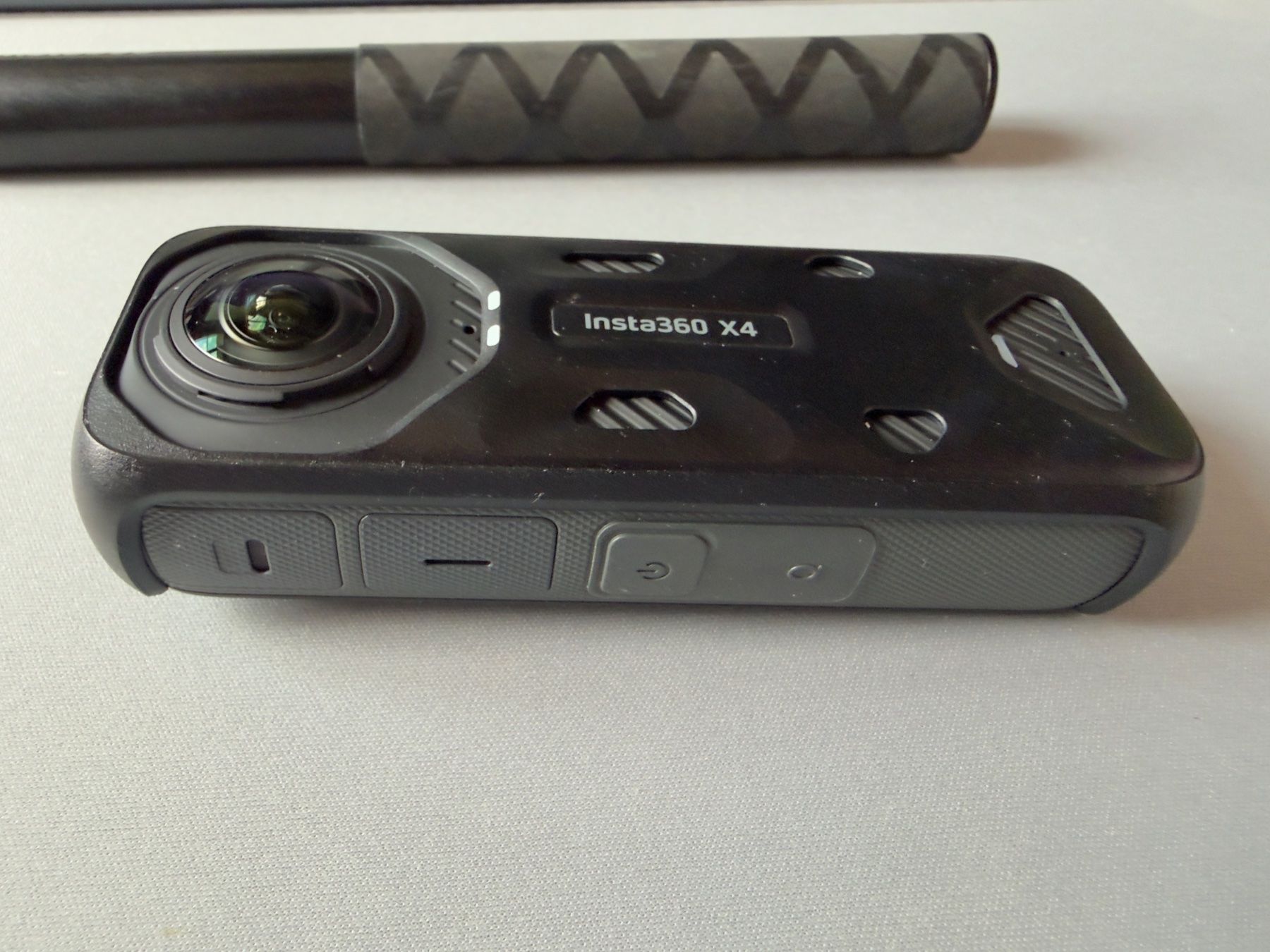 Insta360 Action Cam: Insta360 X4 avec selfie stick – Usato da Vandoeuvres venduto da reverdinf 2