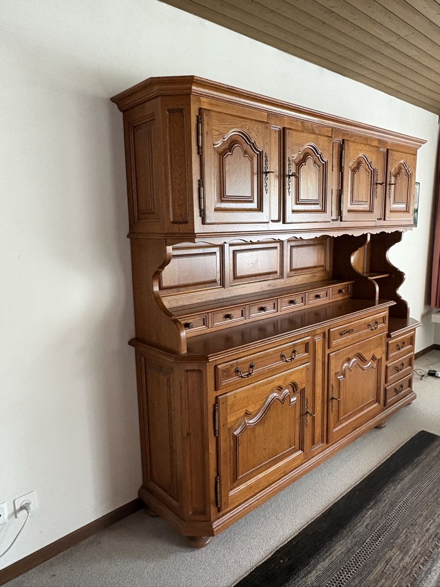 Büffets: Rustikales Buffet, Massivholz – Gebraucht aus Meiringen von Gaulihexe 1