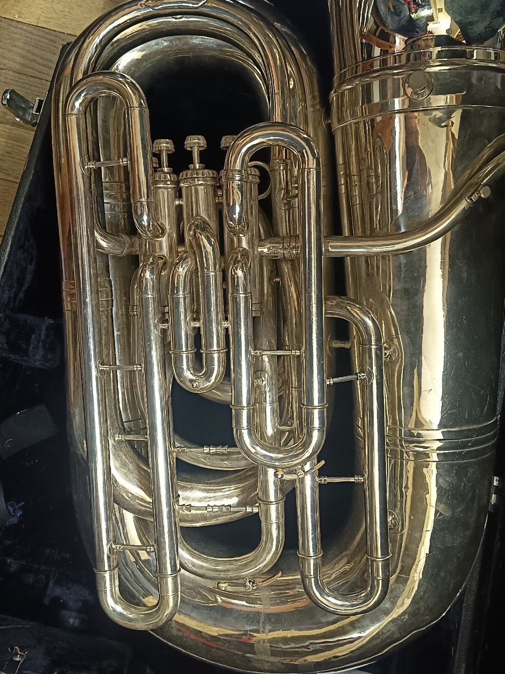 Strumenti musicali: Monster - Tuba CONN 24J – Usato da Chur venduto da Schwefeldioxid 4