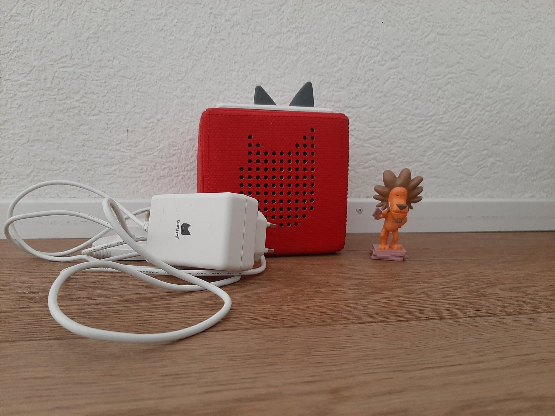 Hörbücher: Toniebox mit Ladekabel und eine Figur – Gebraucht aus Staufen von Pineapple1