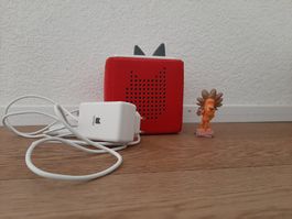 Toniebox mit Ladekabel und eine Figur