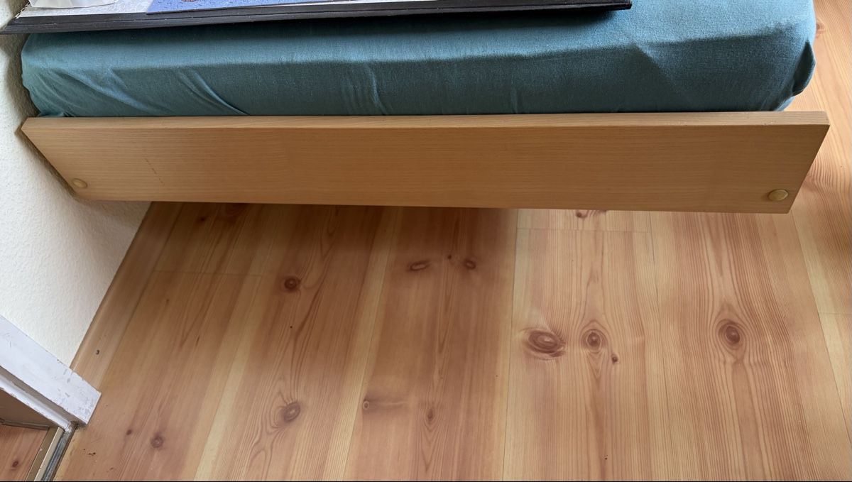 Letti: Einzelbett Holzrahmen mit Lattenrost – Usato da Aesch BL venduto da Kliana 2
