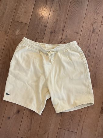 Short Lacoste Jaune Pastel  Taille M