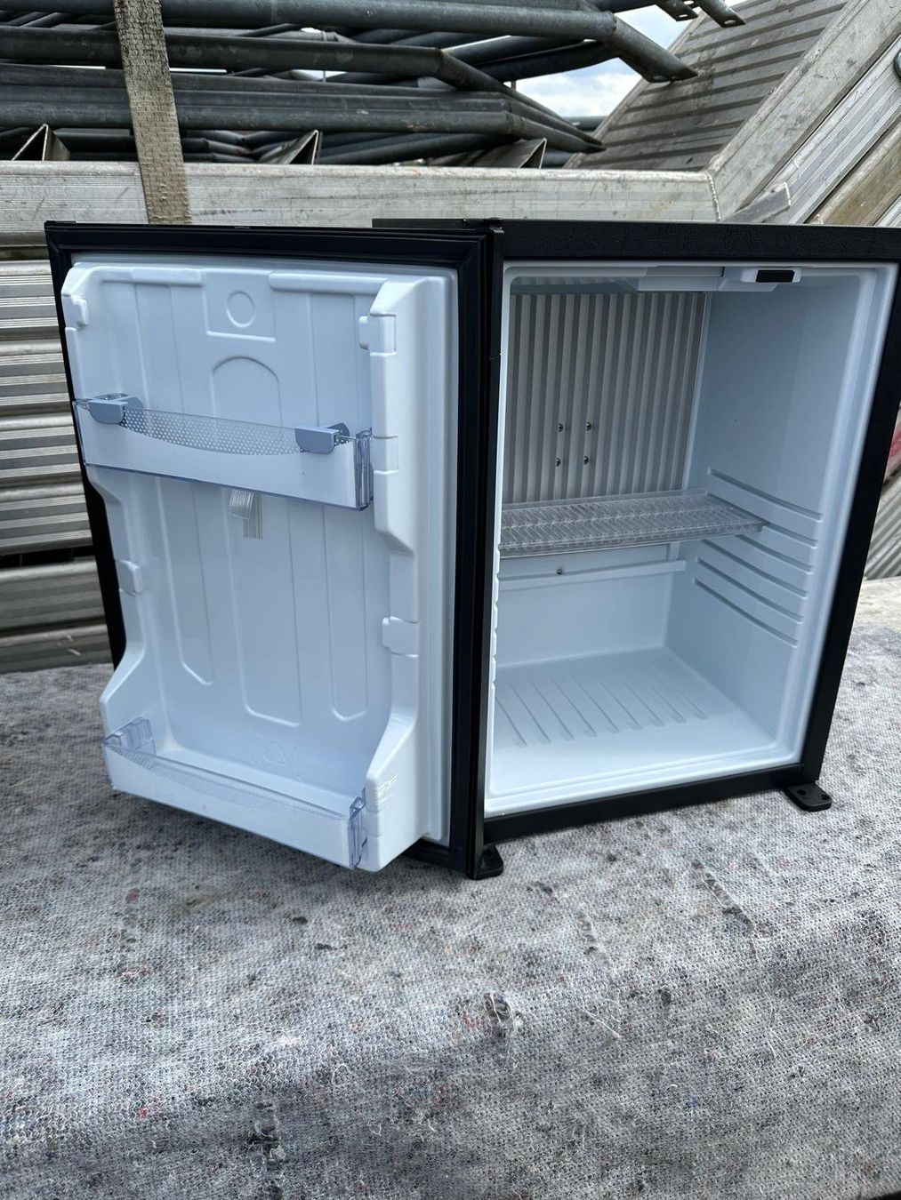 Kühlschrank: Minibar Dometic RH 430 NTE – Gebraucht aus Spreitenbach von Space_X 2