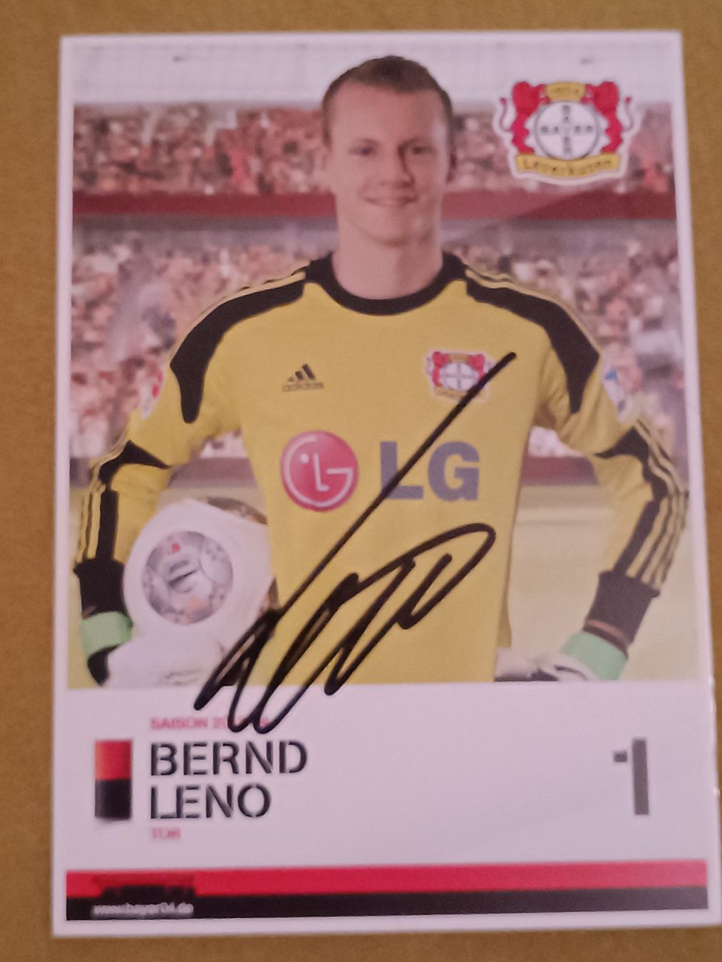 Autografi: Bernd Leno - handsigniert – Usato da Menziken venduto da Autogramme