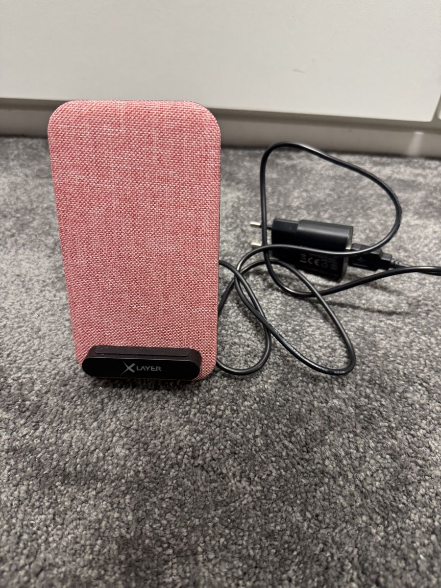 Caricabatterie: Wireless Charger Xlayer 10W Fast Charging Stand – Usato da Seuzach venduto da Wolf936 3