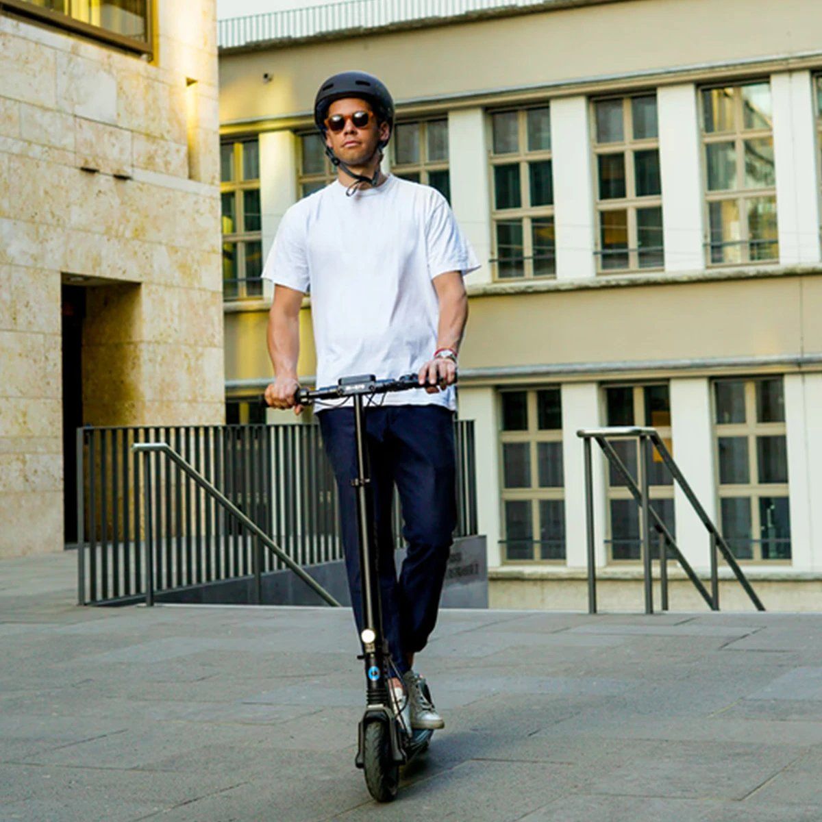 Micro Kickboard: As New MICRO electric scooter Explorer II 2 foldable 999CHF – Nuovo (secondo la descrizione) da Geneve venduto da readycat 9