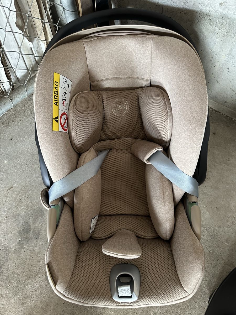 Cybex Sièges auto: Cybex Cloud inkl. Base T – Neuf (Voir description) à Wollerau par R.o.m.a.n.