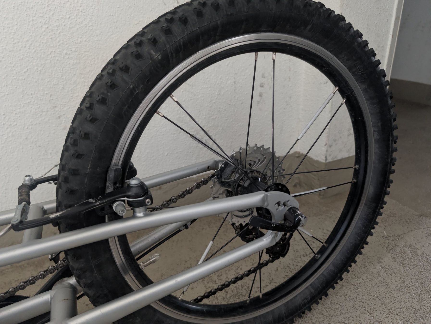 Fahrzeuge für Kinder: Tout terrain Streamliner gefedertes Windschattenvelo – Gebraucht aus Horgen von snowflakekite 2
