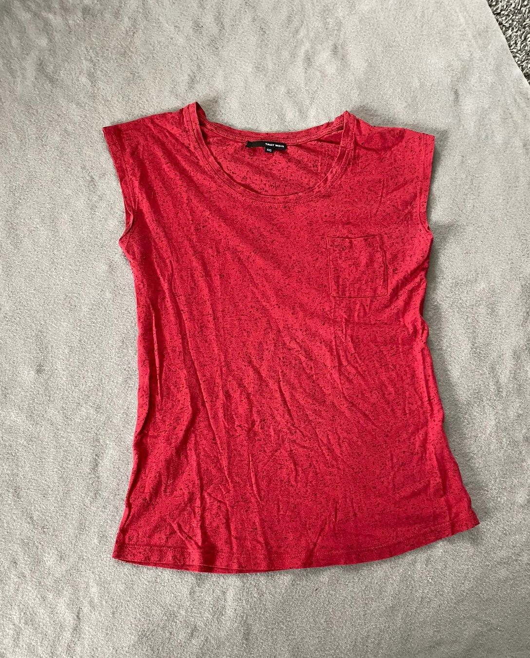 T-shirt: T-shirt rouge – Usato da Montreux venduto da Iza_81199