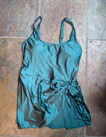 Badekleid Leishape smaragdgrün Grösse L neuwertig