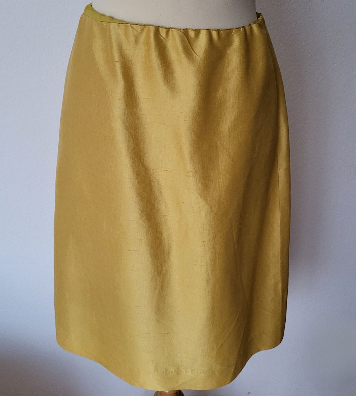 Hugo Boss Gonne: Jupe en soie – Nuovo (secondo la descrizione) da Fribourg venduto da VictoriaShop7 1