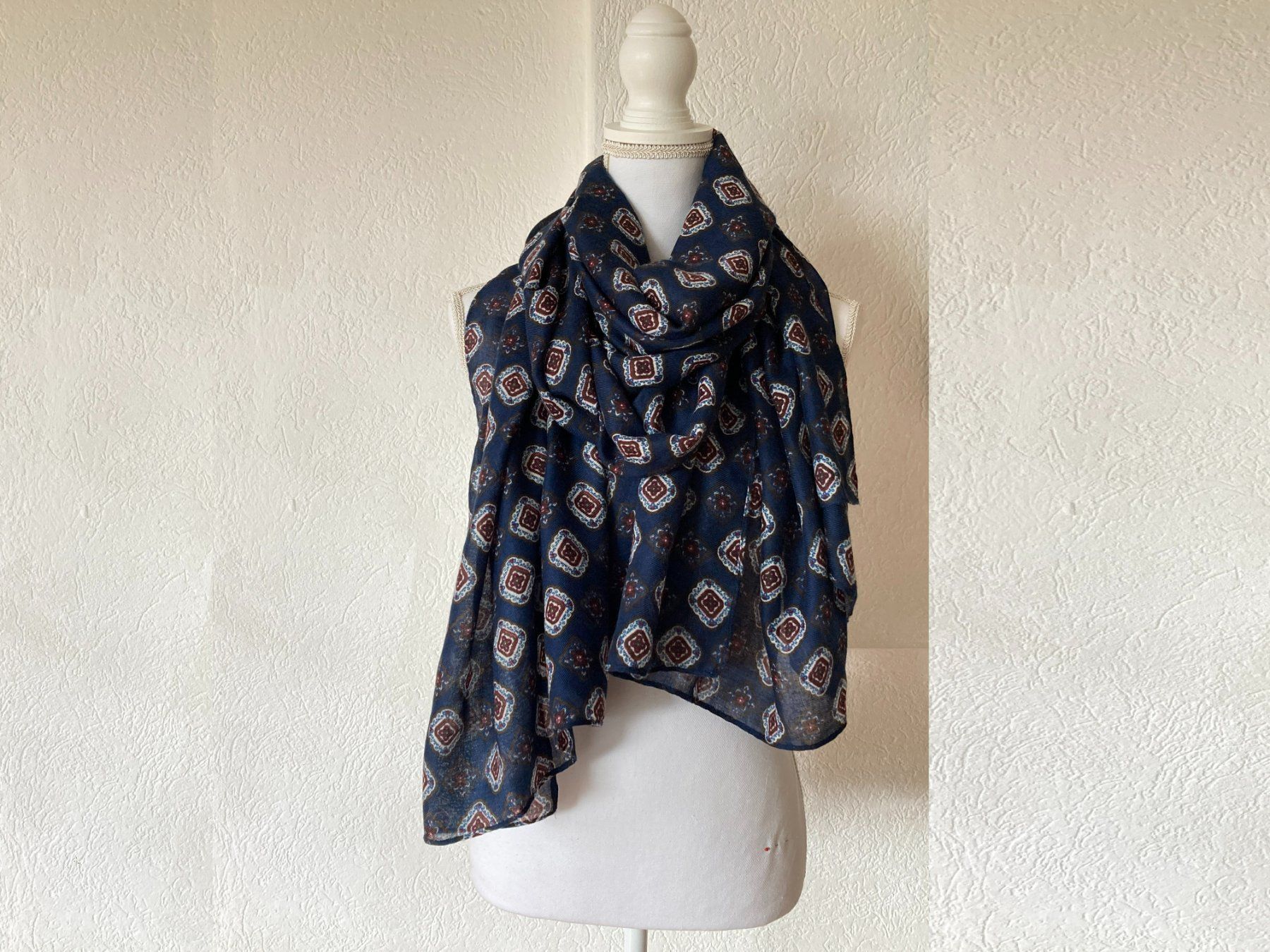 Foulards, Tücher & Schals: Neu elegante gemusterte Schal - Foulard – Neu (gemäss Beschreibung) aus Küsnacht ZH von PLZoll 1