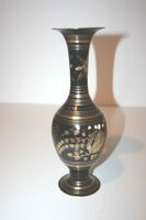 Sehr schöne Vase aus Messing. Schön verziert.  Z