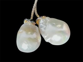 Elegante Perlenkette mit Doppel-Barockperlen Anhänger