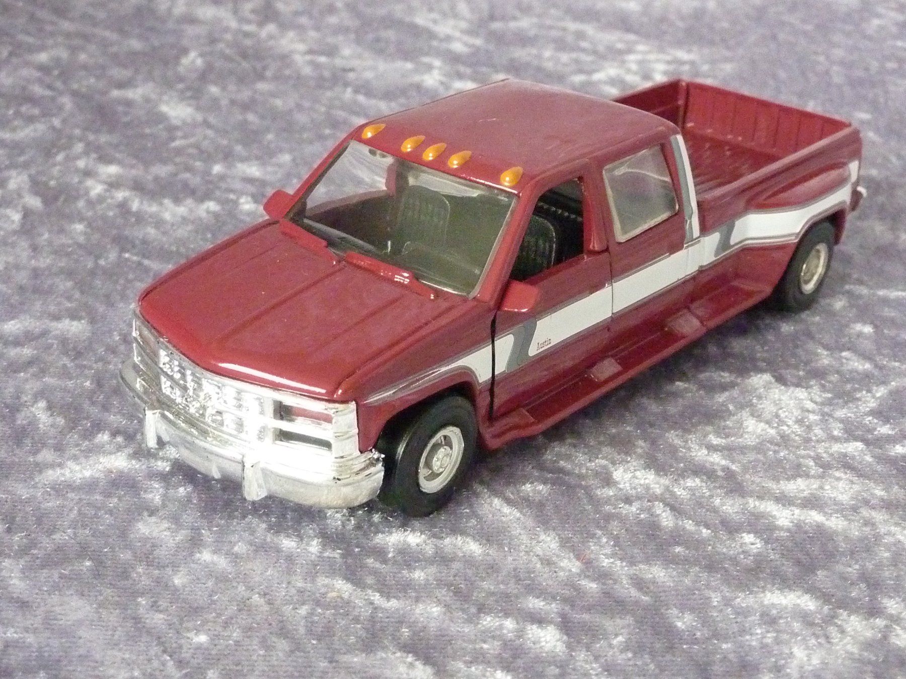 Chevrolet Modellini d'auto: Chevrolet Silverado Dually – Usato da Dürrenäsch venduto da modellautos4you