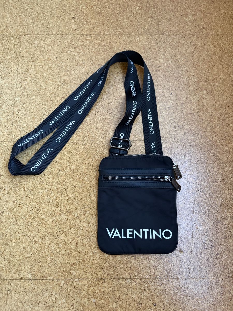 Valentino Borse: Valentino Umhängetasche – Usato da Güttingen venduto da jos_787s