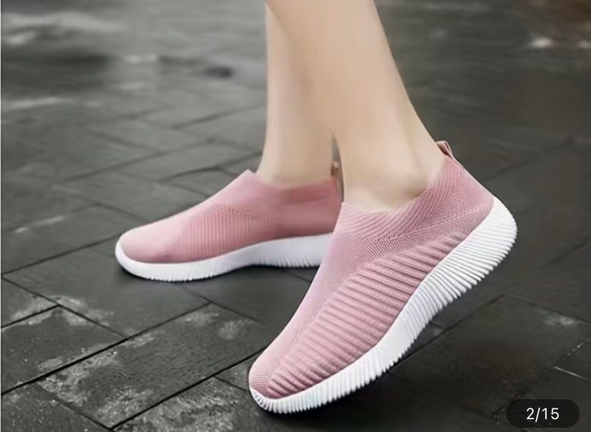Scarpe da donna: Atmungsaktive Sneaker – Nuovo (secondo la descrizione) da Luzern venduto da Felicita_26 1