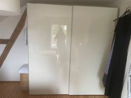 Schwebetürenschrank weiss mit 2 Tueren gebraucht