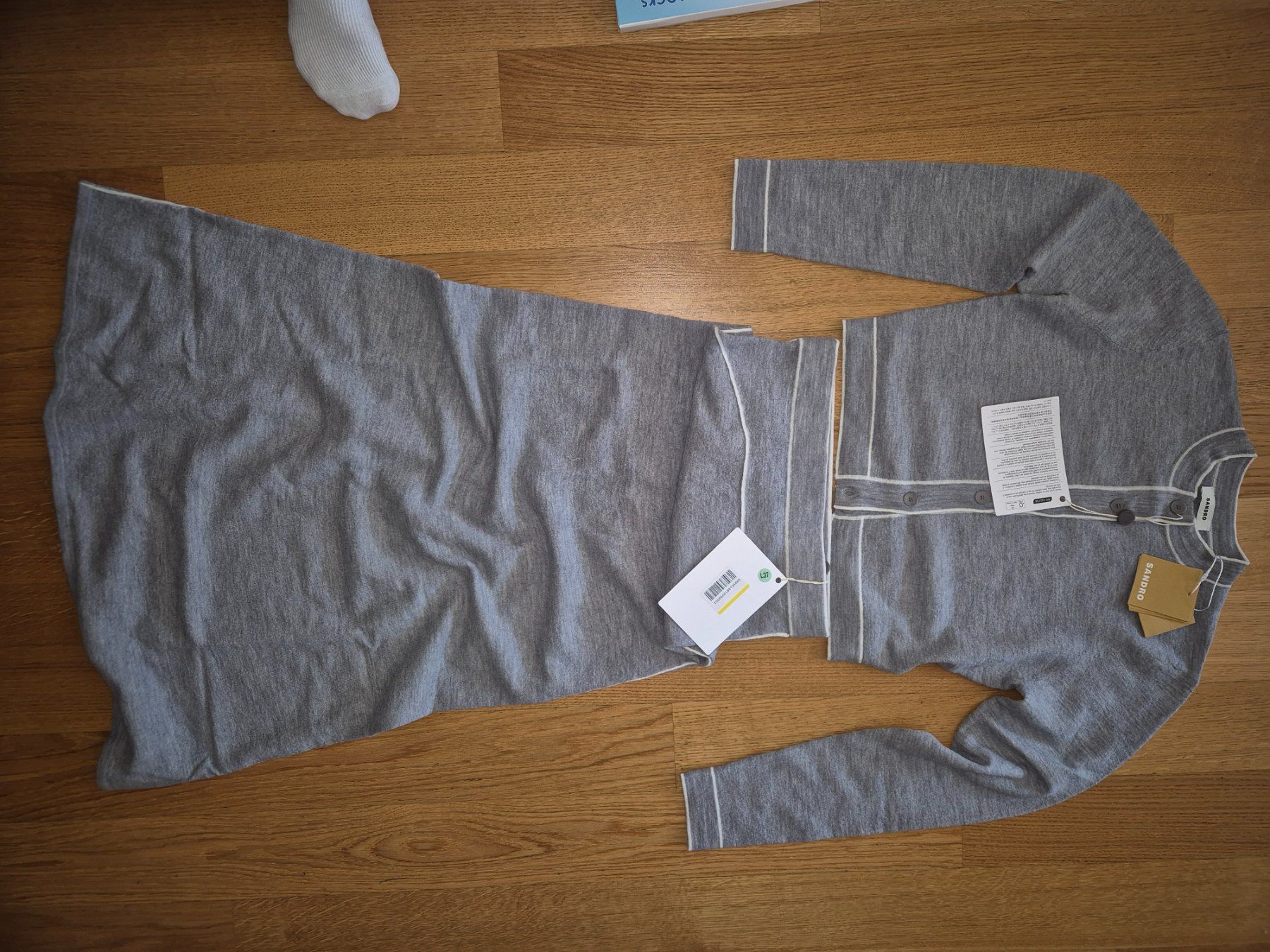 Sandro Lotti di vestiti: Sandro wool set new withh tags – Usato da Glattpark(Opfikon) venduto da gog_ynp9