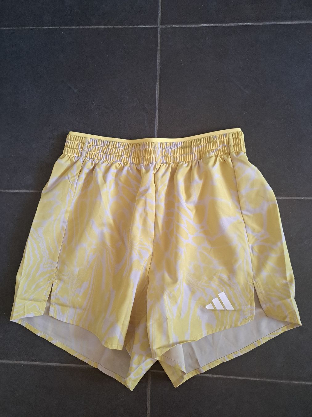 Adidas Hosen: Adidas Shorts NEU – Neu (gemäss Beschreibung) aus Thalwil von sternenstaub369