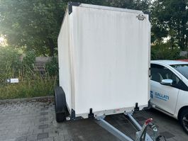 Anhänger Humbaur Kühlkoffer mit Doppelachse