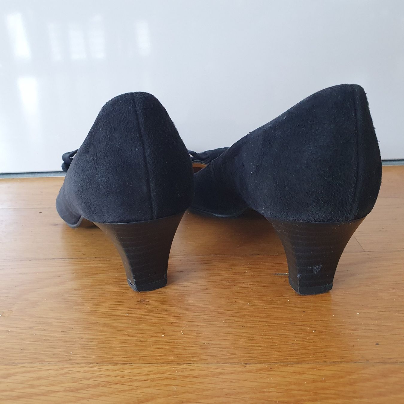 Kaiser Scarpe da donna: Escarpins en daim à talons Peter Kaiser, pointure 37.5 – Usato da boudry venduto da Let_20 2