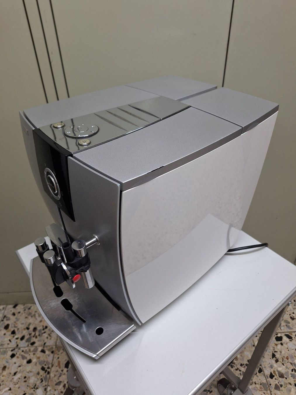 Jura Macchine per caffè & Macchine per espresso: Machine à café JURA J5 – Difettoso da Laconnex venduto da Patkek29 1