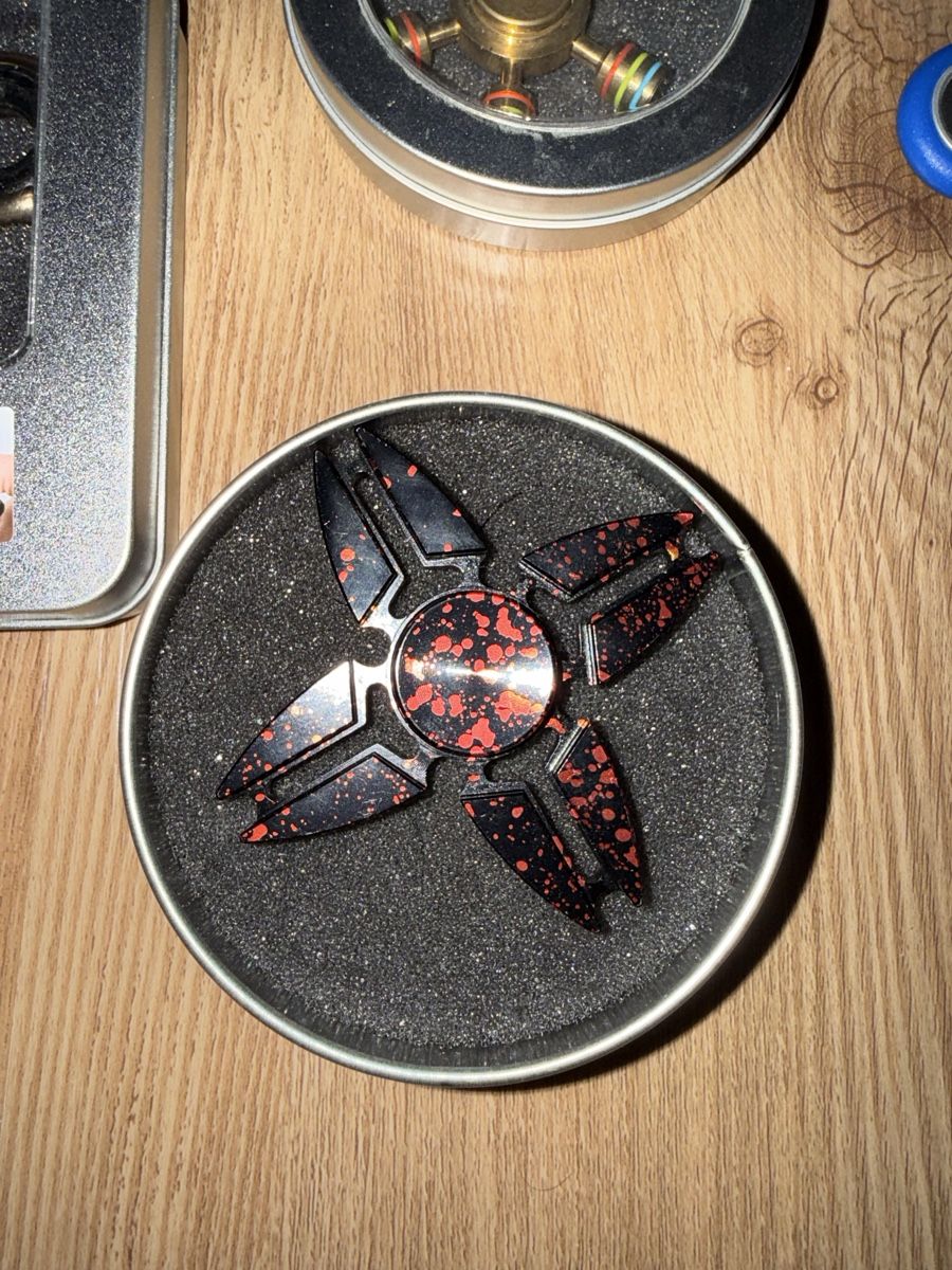 Giocattoli: Fidget Spinner Sammlung! 12 Stk.! Top! – Usato da Wädenswil venduto da Midas04 2