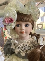 Edle Sammler-Porzellanpuppe „Eileen“ mit Zertifikat & Origin