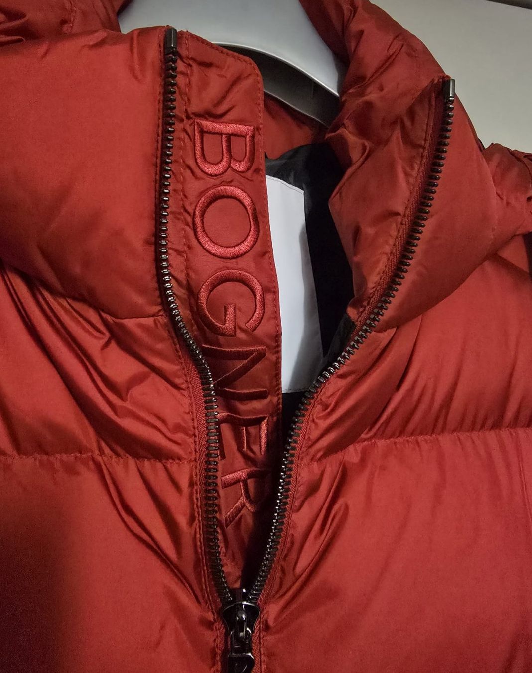 Bogner Giacche: Bogner rot Daunenjacke XL – Nuovo (secondo la descrizione) da Hinwil venduto da ZSHAG 3