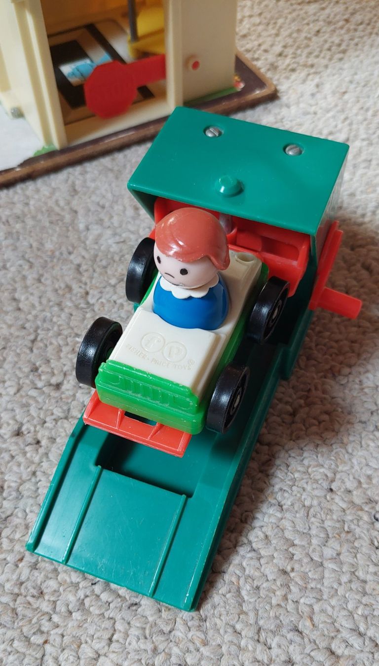 Fisher-Price Giocattoli: Garage Fisher Price – Usato da Frauenfeld venduto da ma510 3