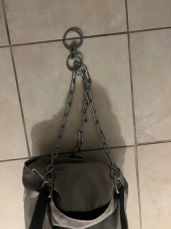 Sacchi da boxe: Sac de boxe  – Usato da Lausanne venduto da litchi18 2