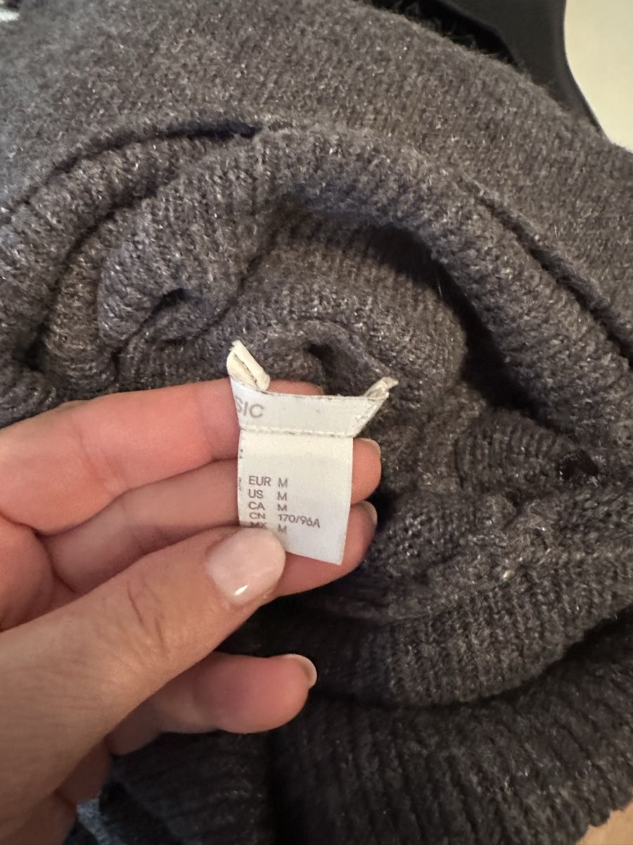 H&M Maglioni & Felpe: Grauer H&M Rollkragenpullover Gr. M – Usato da Altendorf venduto da Eastwick4 2