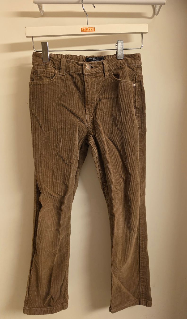Next Hosen: braune Cordhose Gr. 134 – Gebraucht aus Zürich von Pemberleys