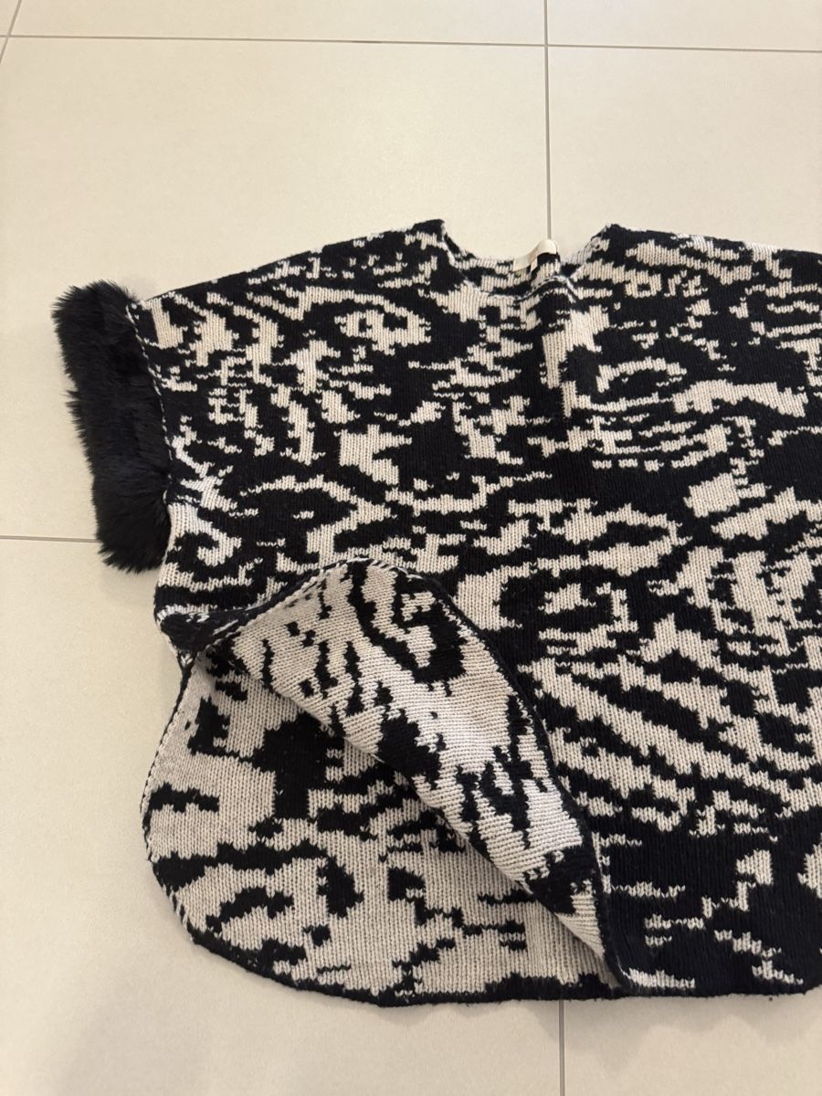 Sonstige Damenmode: wunderschönen Poncho. Cape. Wie neu. Gr. S – Neu (gemäss Beschreibung) aus Zufikon von PQP 1