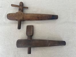 2 alte Holz-Zapfhähne gebraucht