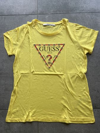 NEW! Guess yellow T-shirt - Size M