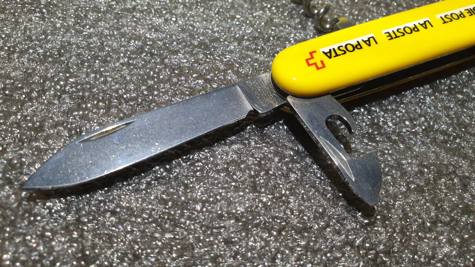 Victorinox Coltelli tascabile: Victorinox La Poste Post Gelb Sackmesser – Usato da Val D Illiez venduto da SnowRoof 3