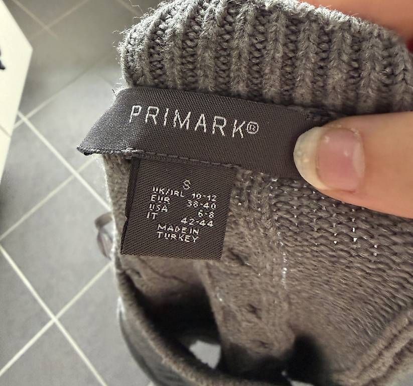 Maglioni & Felpe: GRAUER STRICKPULLOVER – Usato da Affeltrangen venduto da janaleiin 3